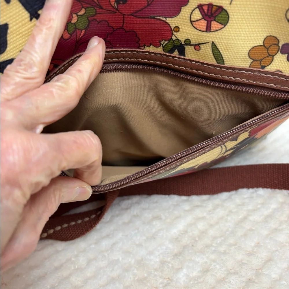 Sakroots Artist Circle Floral Crossbody Bag